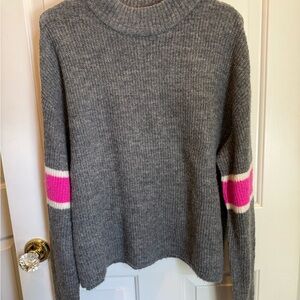 John+Jenn Gray w/pink stripe sweater sz L